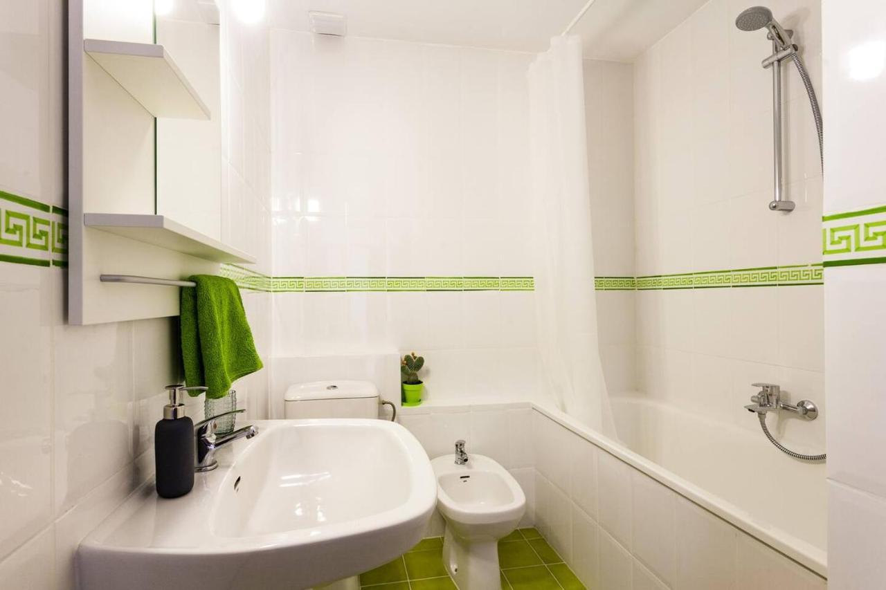 Spacious, Bright Apartment Next To The Old Town Валенсия Екстериор снимка
